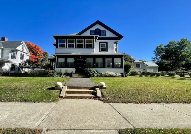 Listing Photo 2 - Condo for sale in building located at 80-82 Nonotuck St, Holyoke, MA 01040