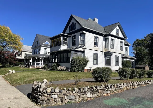 Listing Photo 3 - Condo for sale in building located at 80-82 Nonotuck St, Holyoke, MA 01040