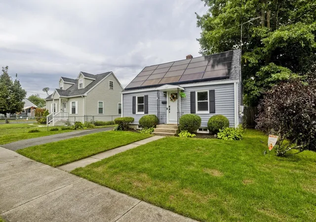 Photo 3 of Single family home for sale at 143 Winton St, Springfield, MA 01118 | MLS# 73575806 | Listing updated on 2026-09-11