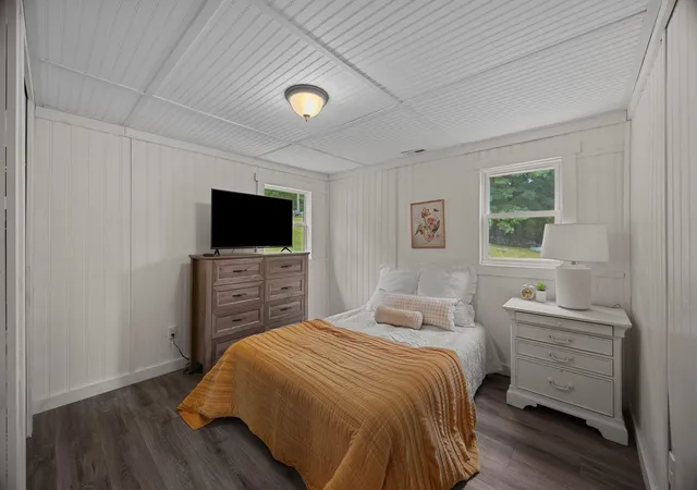 Photo 3 of Sale Pending at 185 Linden St, Berlin, MA 01503 | MLS# 73571955 | Listing updated on 2026-09-23