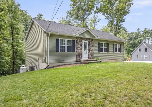 Photo 2 of Single family home for sale at 131 Adams Rd, East Brookfield, MA 01515 | MLS# 73572620 | Listing updated on 2026-09-11