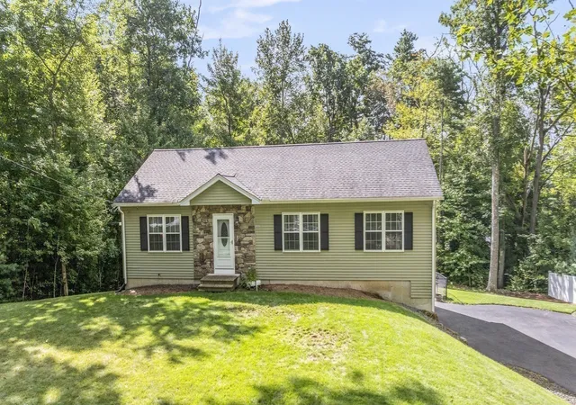 Photo 3 of Single family home for sale at 131 Adams Rd, East Brookfield, MA 01515 | MLS# 73572620 | Listing updated on 2026-09-11
