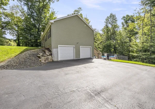 Photo 3 of Single family home for sale at 131 Adams Rd, East Brookfield, MA 01515 | MLS# 73572620 | Listing updated on 2026-09-11