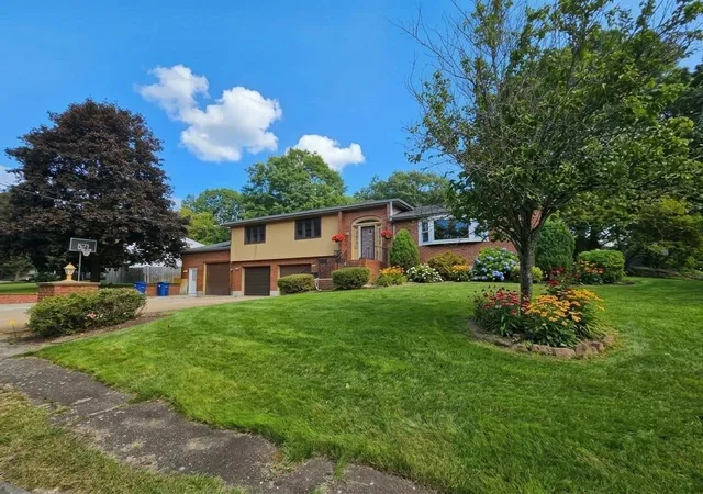 Photo 3 of Single family home for sale at 130 Saint Claire St, Braintree, MA 02184 | MLS# 73585892 | Listing updated on 2026-10-07
