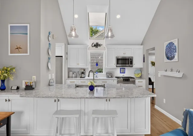 Listing Photo 5 - Condo for sale in building located at 3 Pine Reach Vlg, Yarmouth Port, MA 02675 - Unit #Unit 3