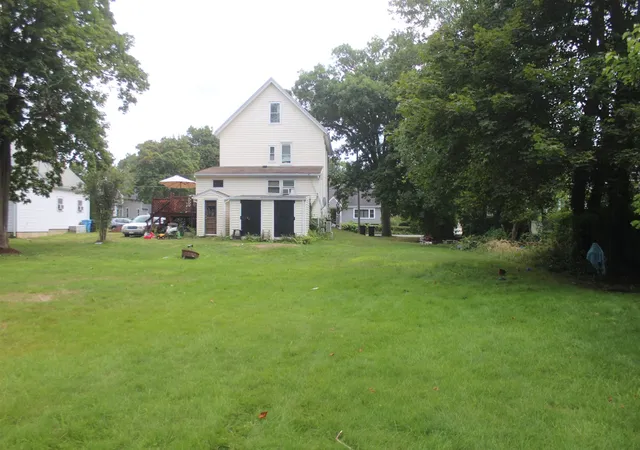 Photo 4 of Sale Pending at 171 Warren Ave, Whitman, MA 02382 | MLS# 73575751 | Listing updated on 2026-09-30