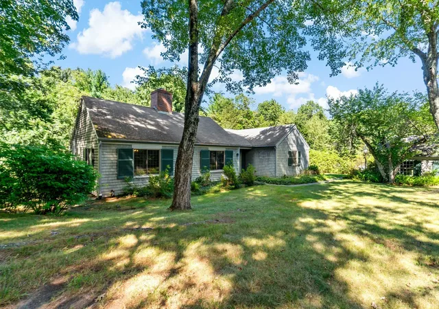 Photo 2 of Single family home for sale at 84 Carpenter St, Rehoboth, MA 02769 | MLS# 73575039 | Listing updated on 2026-09-14