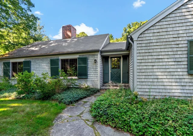 Photo 3 of Single family home for sale at 84 Carpenter St, Rehoboth, MA 02769 | MLS# 73575039 | Listing updated on 2026-09-14