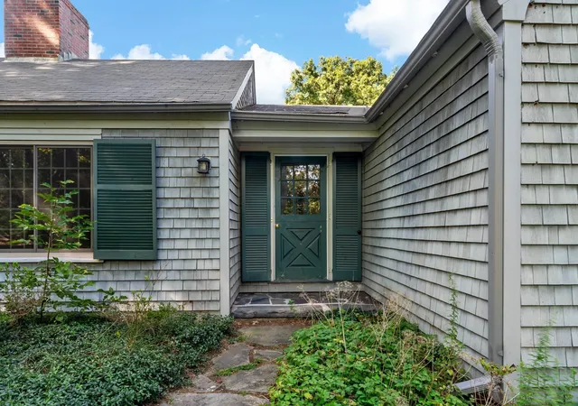 Photo 3 of Single family home for sale at 84 Carpenter St, Rehoboth, MA 02769 | MLS# 73575039 | Listing updated on 2026-09-14