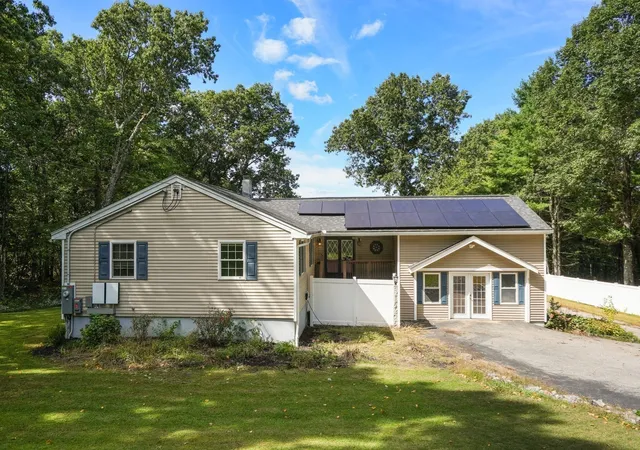Photo 3 of Single family home for sale at 86 Breakneck Rd, Sturbridge, MA 01566 | MLS# 73582076 | Listing updated on 2026-10-11