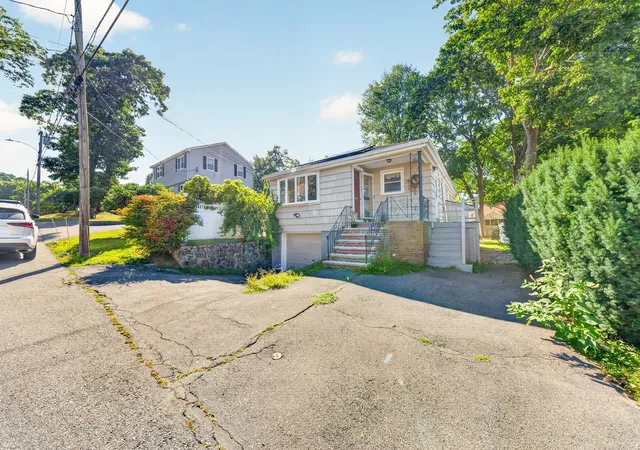 Photo 3 of Single family home for sale at 33 Fairchild Ave, Saugus, MA 01906 | MLS# 73572243 | Listing updated on 2026-09-20
