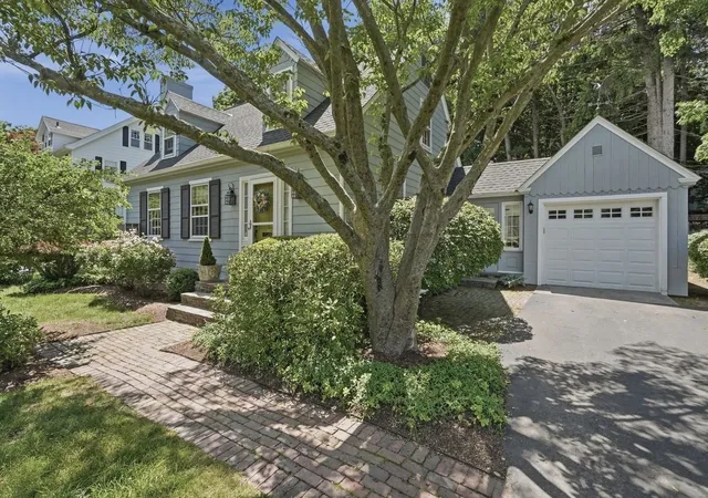 Photo 1 of Sale Pending at 143 Richmond Ave, Worcester, MA 01602 | MLS# 73571033 | Listing updated on 2026-09-23