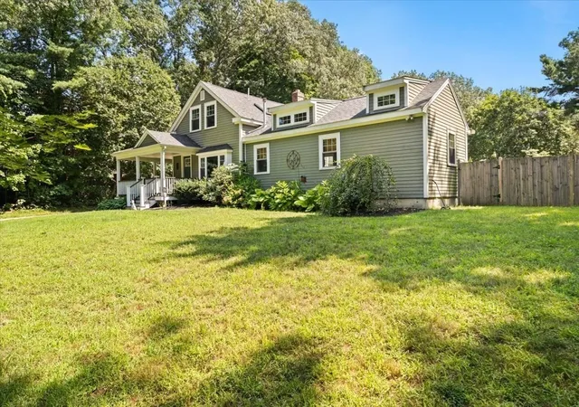 Photo 1 of Single family home for sale at 60 Rhode Is Rd, Lakeville, MA 02347 | MLS# 73572706 | Listing updated on 2026-09-28