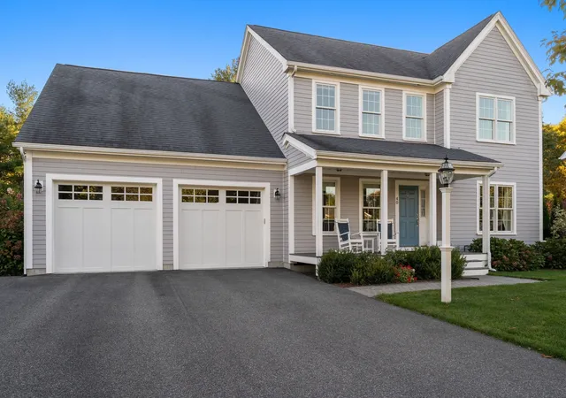 Photo 2 of Single family home for sale at 40 Emerald Way, Walpole, MA 02081 | MLS# 73588487 | Listing updated on 2026-10-12