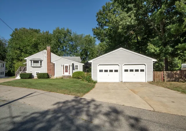 Photo 30 of Single family home for sale at 40 Border Rd, Holbrook, MA 02343 | MLS# 73575572 | Listing updated on 2026-10-16
