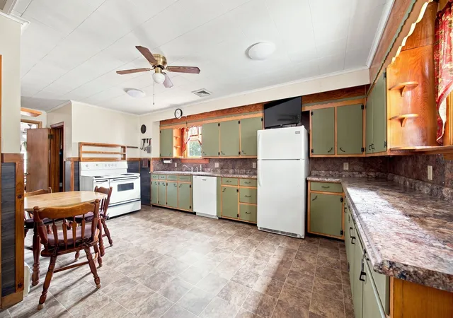 Photo 3 of Sale Pending at 55 Park Ave, Ware, MA 01082 | MLS# 73571491 | Listing updated on 2026-09-15