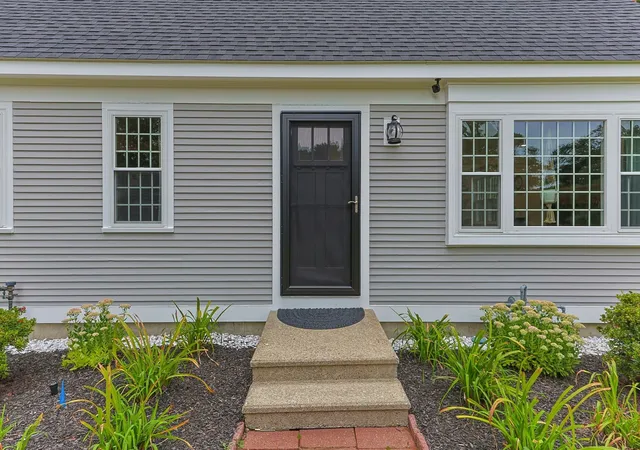 Photo 4 of Single family home for sale at 34 Commodore Ln, Marstons Mills, MA 02648 | MLS# 73571516 | Listing updated on 2026-09-07