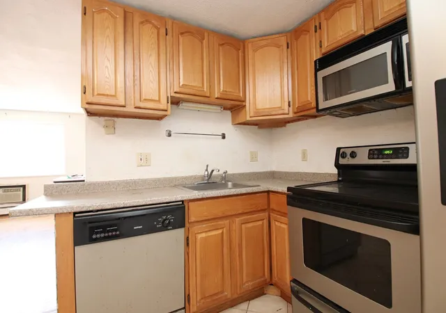 Photo 4 of Condo for sale at 15 Staples Ave #42, Everett, MA 02149 | MLS# 73571625 | Listing updated on 2026-09-07