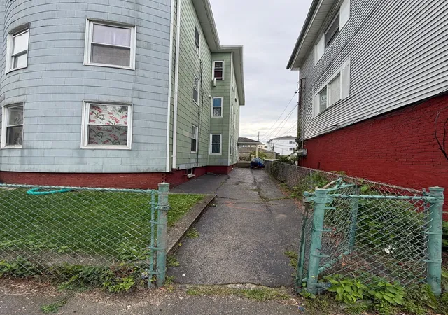 Photo 2 of Multi family home for sale at 31 Suffield St, Worcester, MA 01610 | MLS# 73586792 | Listing updated on 2026-10-09