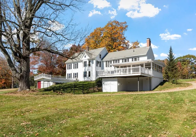 Photo 3 of Single family home for sale at 6 Weaver Fram Rd, Rutland, MA 01543 | MLS# 73588689 | Listing updated on 2026-10-14