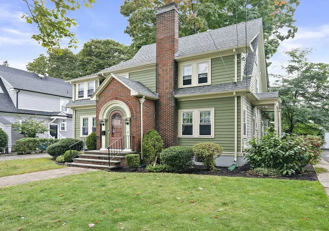 Photo 3 of Sale Pending at 37 Theresa Rd, Quincy, MA 02169 | MLS# 73585584 | Listing updated on 2026-10-14