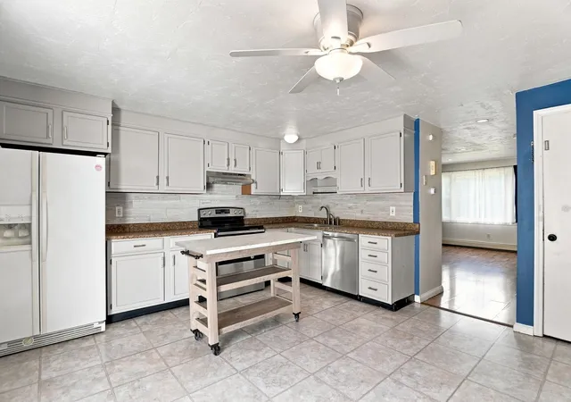 Photo 4 of Condo for sale at 322 Bedford St #322, East Bridgewater, MA 02333 | MLS# 73574582 | Listing updated on 2026-10-04