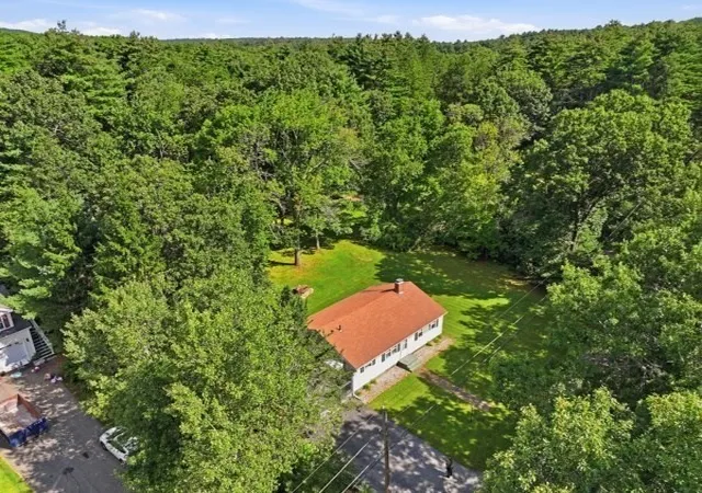Photo 2 of Single family home for sale at 42 Lakeview Dr, West Brookfield, MA 01585 | MLS# 73574725 | Listing updated on 2026-09-13