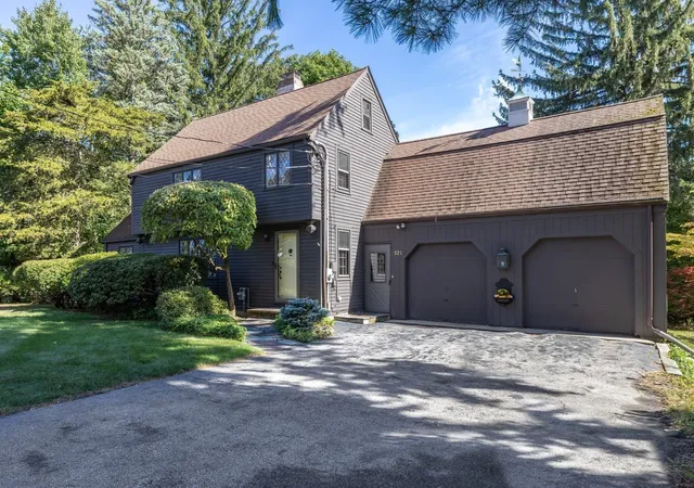 Photo 2 of Single family home for sale at 521 High Rock St, Needham, MA 02492 | MLS# 73581196 | Listing updated on 2026-10-12