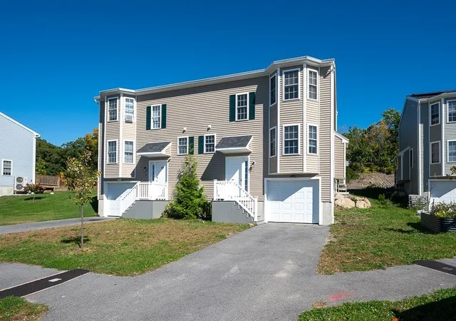 Photo 2 of Single family home for sale at 7 Snowberry Cir, Worcester, MA 01607 | MLS# 73587541 | Listing updated on 2026-10-11