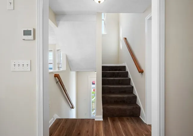 Photo 3 of Single family home for sale at 7 Snowberry Cir, Worcester, MA 01607 | MLS# 73587541 | Listing updated on 2026-10-11