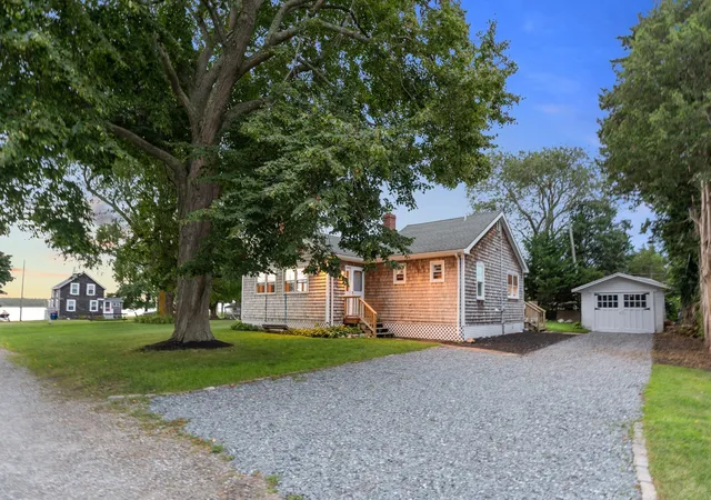 Photo 2 of Single family home for sale at 5 Wampanoag Dr, Fairhaven, MA 02719 | MLS# 73571568 | Listing updated on 2026-09-12