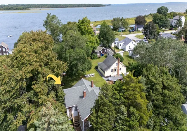Photo 3 of Single family home for sale at 5 Wampanoag Dr, Fairhaven, MA 02719 | MLS# 73571568 | Listing updated on 2026-09-12