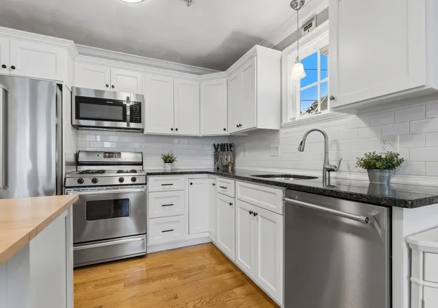 Listing Photo 4 - Condo for sale in building located at 16 Ship St, Newburyport, MA 01950 - Unit #16