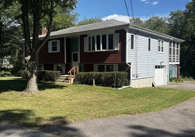 Photo 3 of Single family home for sale at 33 Chartley Brk Ln, Attleboro, MA 02703 | MLS# 73573565 | Listing updated on 2026-09-16