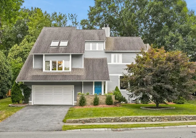 Photo 3 of Single family home for sale at 222 Bartholomew St, Peabody, MA 01960 | MLS# 73572943 | Listing updated on 2026-09-13