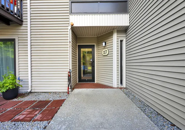Photo 2 of Condo for sale at 17 Thayer Pond Dr #7, North Oxford, MA 01537 | MLS# 73581170 | Listing updated on 2026-09-26