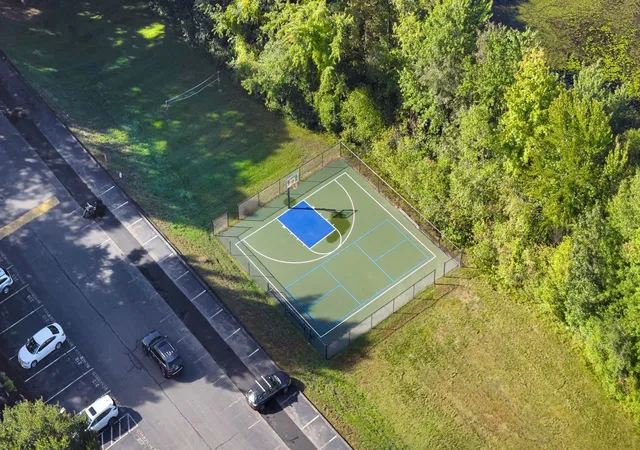 Listing Photo 5 - Condo for sale in building located at 17 Thayer Pond Dr, Oxford, MA 01540 - Unit #7