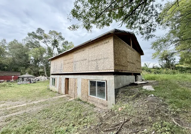 Photo 3 of Single family home for sale at 100 Bucklin Rd, Adams, MA 01220 | MLS# 73579773 | Listing updated on 2026-10-20