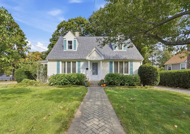 Photo 2 of Single family home for sale at 17 Smith St, Uxbridge, MA 01569 | MLS# 73582946 | Listing updated on 2026-10-03