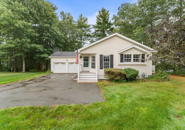 Photo 1 of Single family home for sale at 7012 Oak Point Dr, Middleboro, MA 02346 | MLS# 73571507 | Listing updated on 2026-09-07