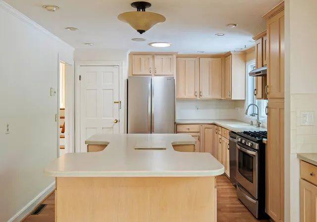 Photo 4 of Single family home for sale at 21 Turner Dr, Randolph, MA 02368 | MLS# 73572168 | Listing updated on 2026-09-12