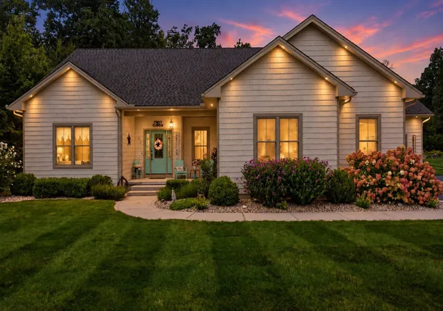 Photo 2 of Sale Pending at 406 N Liberty St, Belchertown, MA 01007 | MLS# 73576633 | Listing updated on 2026-09-29