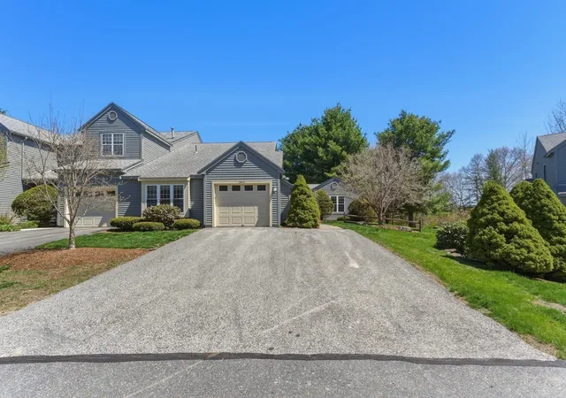 Photo 3 of Condo for sale at 402 Ridgefield Cir #D, Clinton, MA 01510 | MLS# 73571319 | Listing updated on 2026-09-13