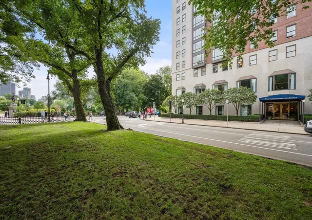 Condo for sale at 2 Commonwealth #8G, Boston, MA 02116 | MLS# 73572522