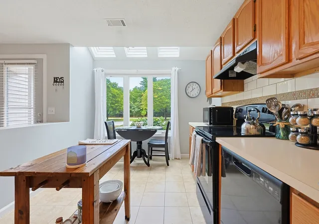 Photo 3 of Condo for sale at 822 Maple Brk Rd #822, Bellingham, MA 02019 | MLS# 73571330 | Listing updated on 2026-09-19
