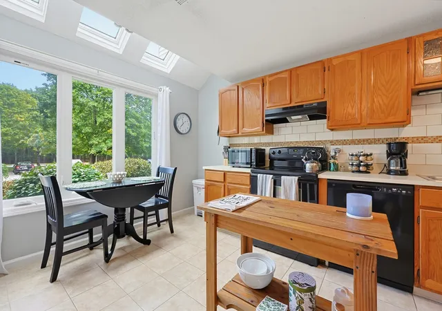 Photo 3 of Condo for sale at 822 Maple Brk Rd #822, Bellingham, MA 02019 | MLS# 73571330 | Listing updated on 2026-09-19