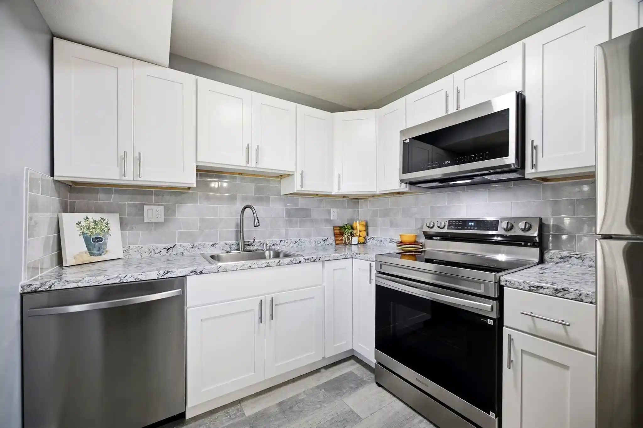Listing Photo 1 - Condo for sale in 25 Nassau Dr located at 25 Nassau Dr, Springfield, MA 01129 - Unit #25