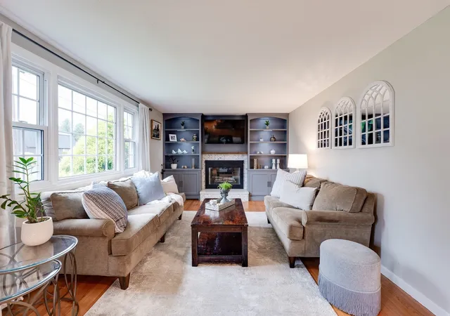 Photo 4 of Sale Pending at 67 Kittredge Dr, Westfield, MA 01085 | MLS# 73573771 | Listing updated on 2026-09-19