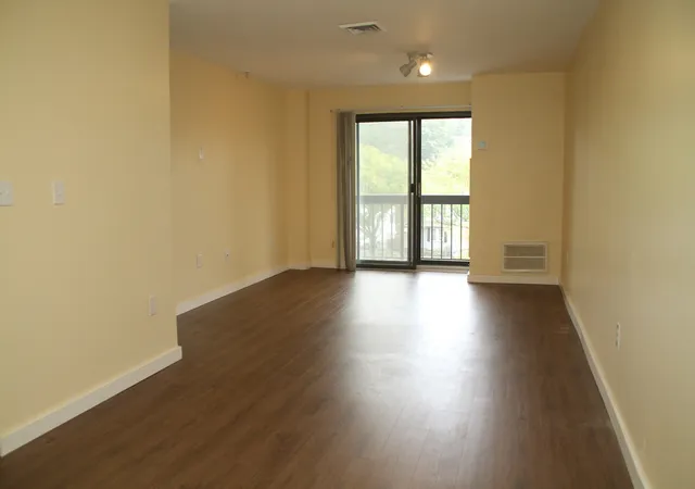Listing Photo 4 - Condo for sale in building located at 90 Quincy Shore Dr, Quincy, MA 02171 - Unit #219