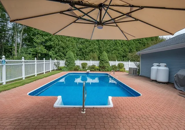 Photo 4 of Sale Pending at 400 Boston Rd, Sutton, MA 01590 | MLS# 73573902 | Listing updated on 2026-09-29